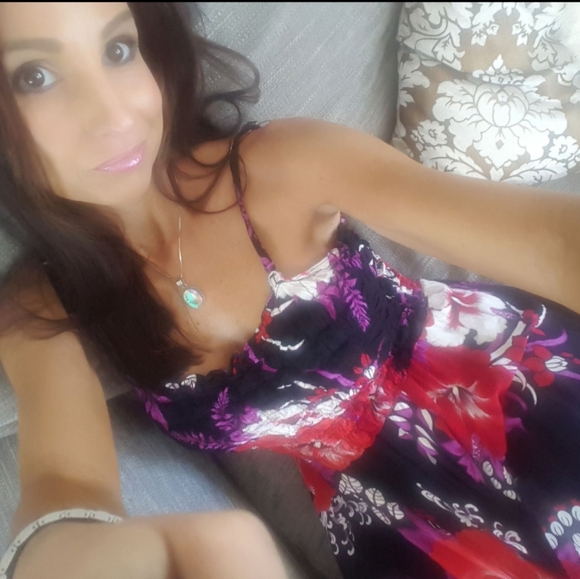 Welcome to my Posh Closet!! - Picture 4 of 15